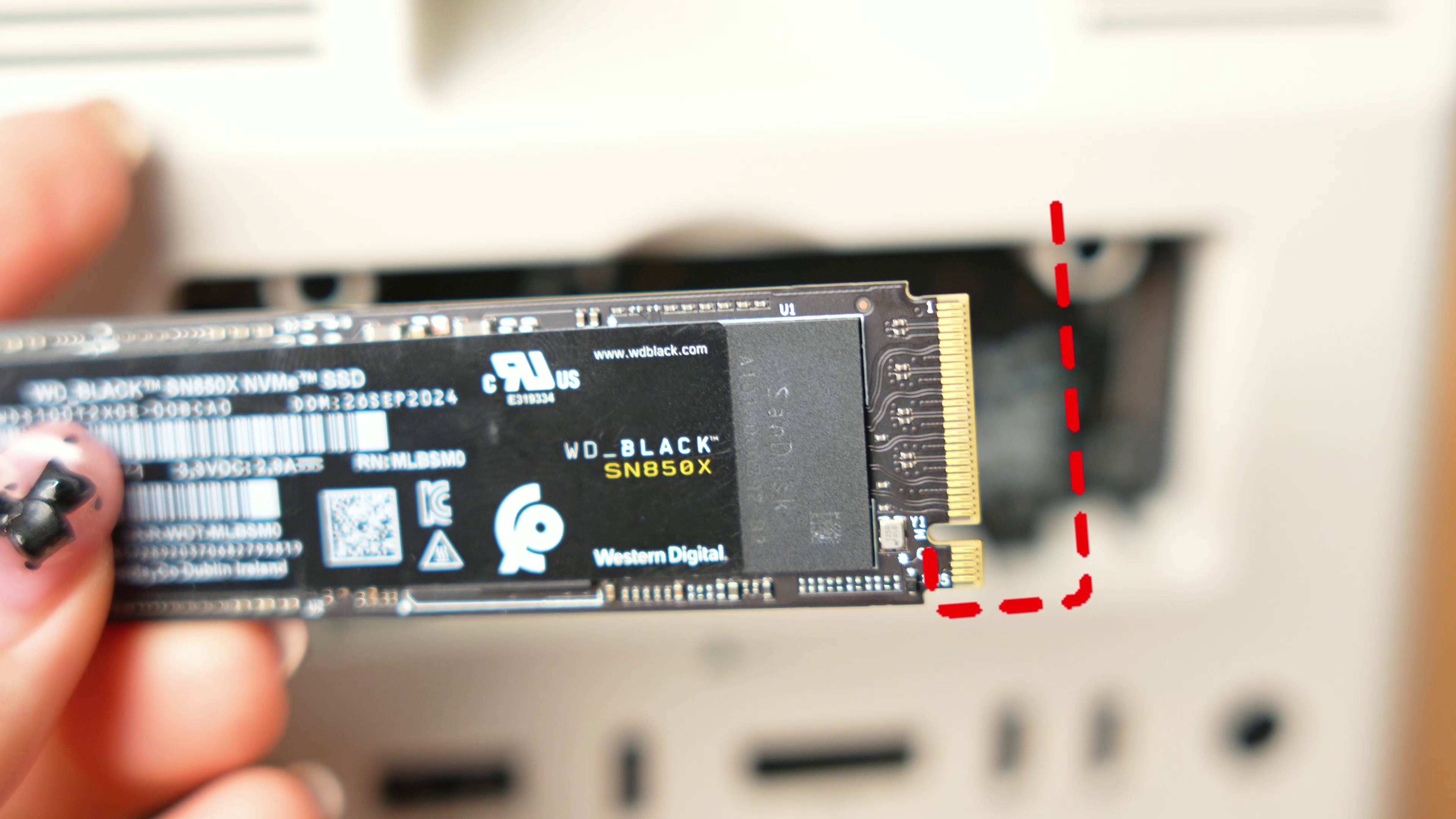 How to Install an M.2 NVMe SSD on the Wokyis M5 80Gbps